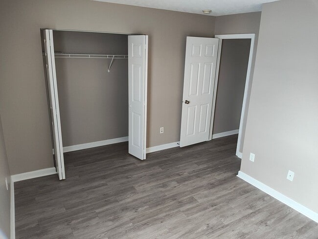 Building Photo - Beautifully maintained 4-bedroom, 2.5-bath over 2,200 sqft with a 2 car garage!