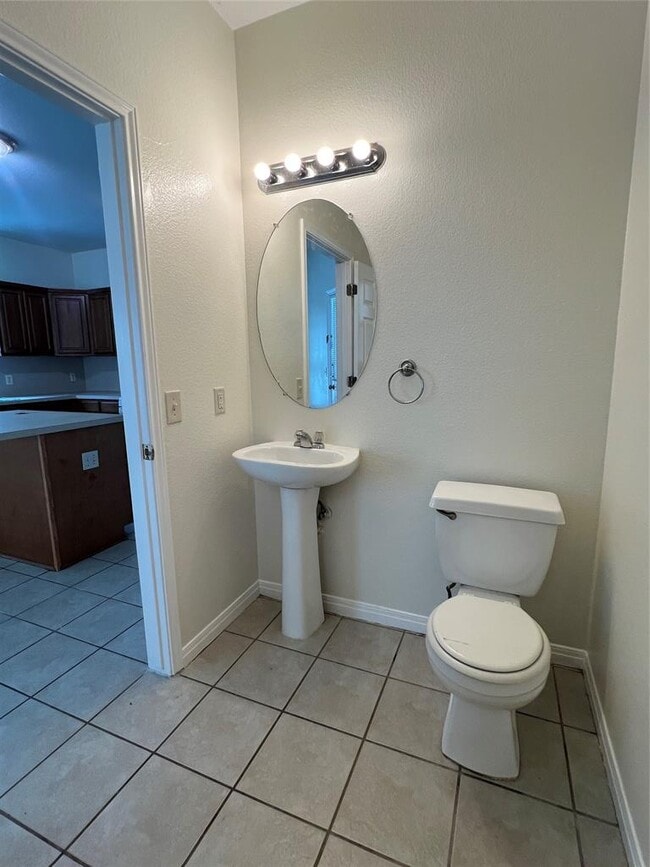 Building Photo - 7511 Lazy Creek Dr
