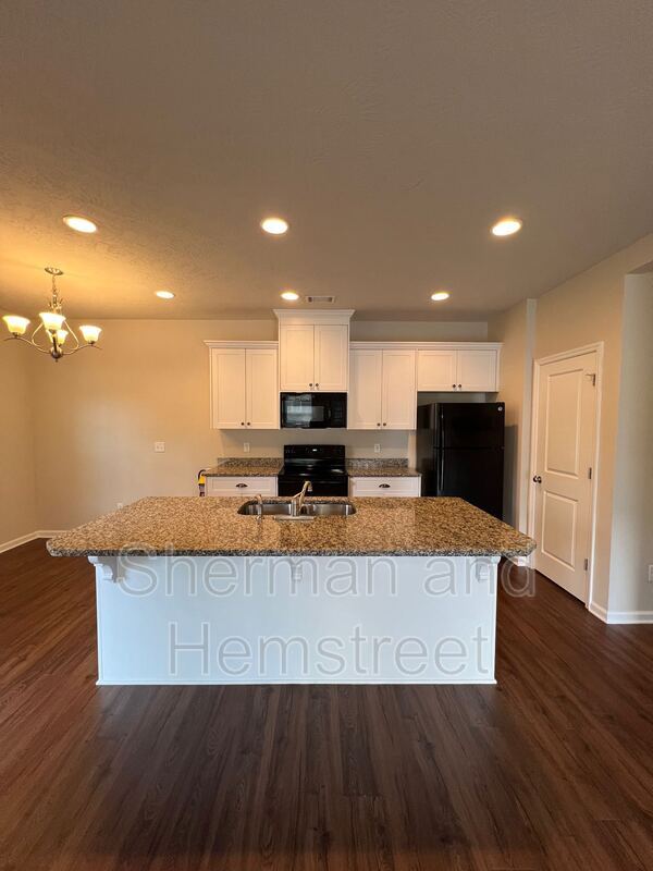 Building Photo - 1001 Joiner Cir