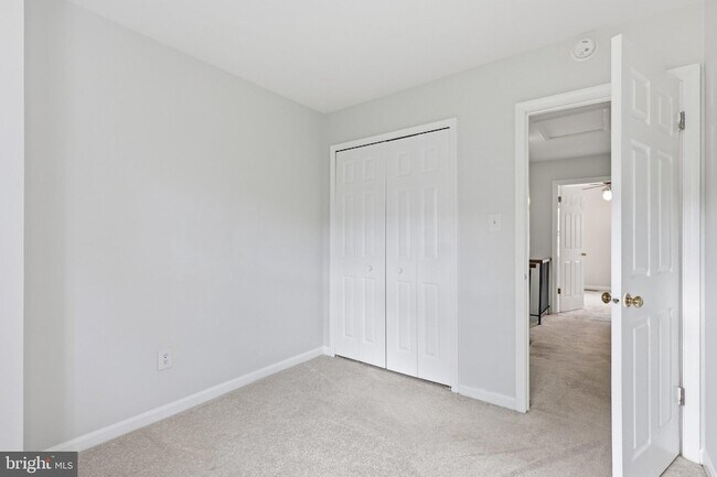Building Photo - 8013 Dayspring Ct