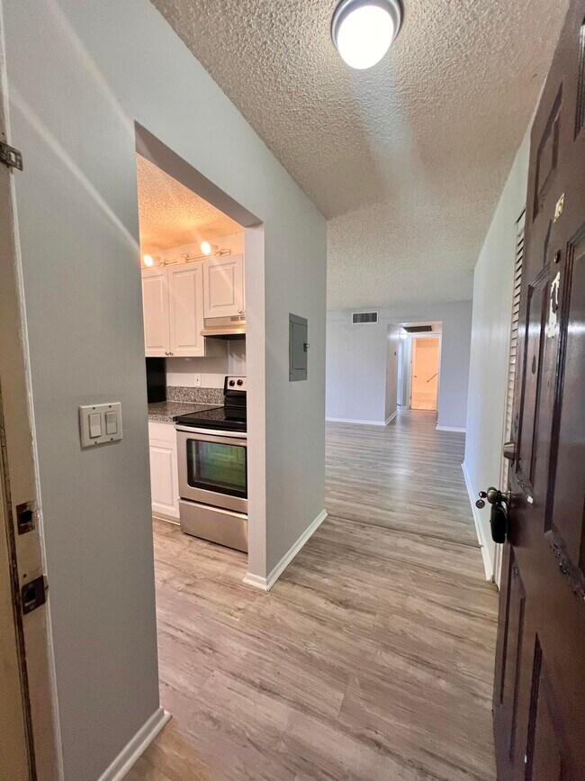 Primary Photo - 150 Pineview Rd