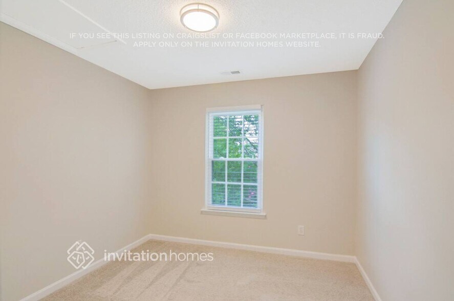 Building Photo - 4921 Silverdene St