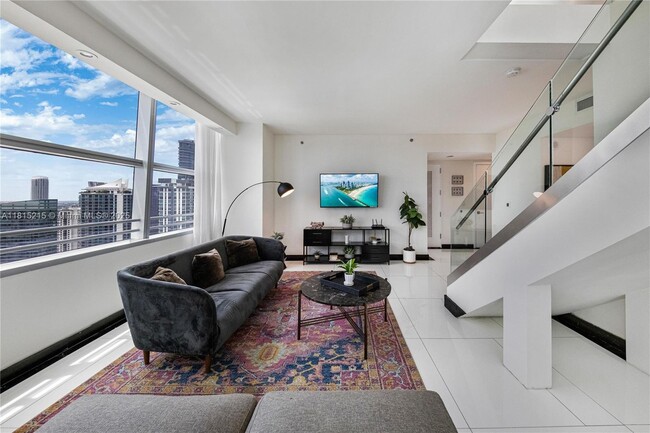 Building Photo - 1395 Brickell Ave