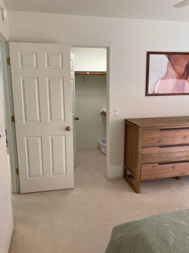 Building Photo - Gorgeous Furnished Arroyo Seco Townhouse with Fabulous Views!