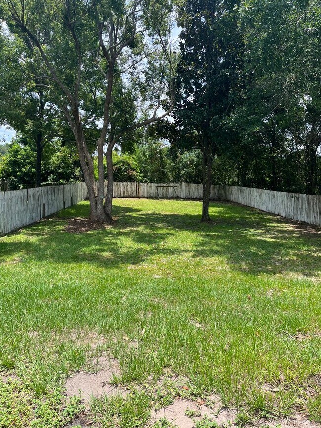 Building Photo - 820 Stone Chapel Ct