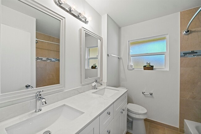 Building Photo - 4413 W 43rd St