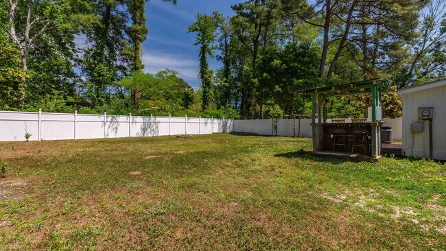 Building Photo - 4070 Long Line Ln