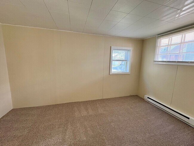 Building Photo - 165 N Hanover St