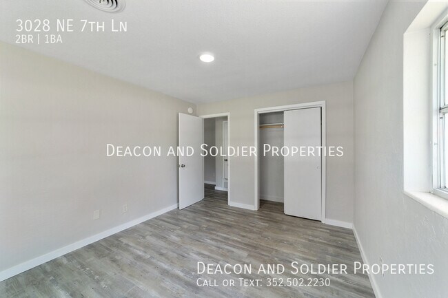 Building Photo - 3028 NE 7th Ln