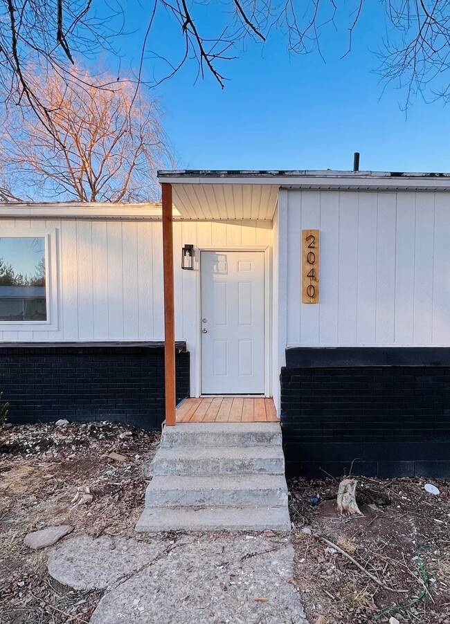 Building Photo - Heyburn Sessions Cottage