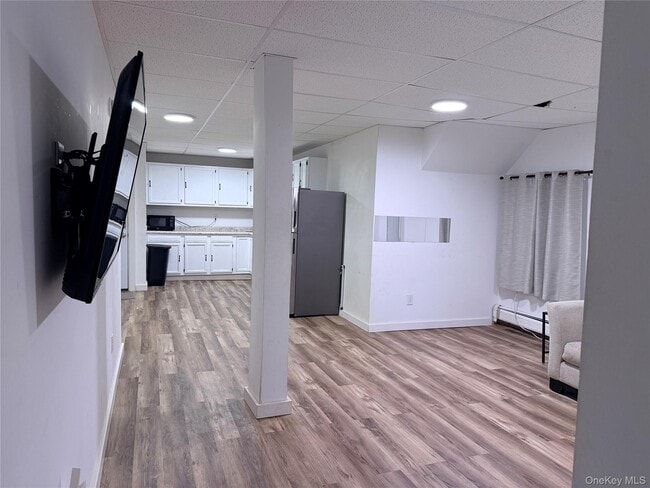 Building Photo - 9 1st St