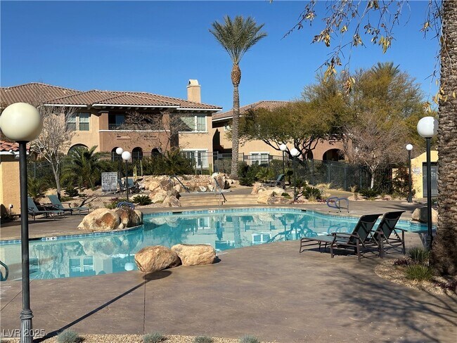 Building Photo - 860 Canterra St