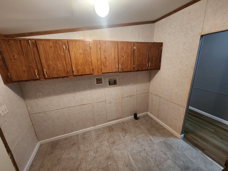 Building Photo - 30 Fulton Springs Ln