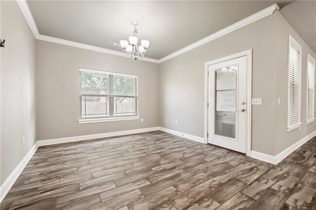 Building Photo - 4402 SW Alfalfa Ave
