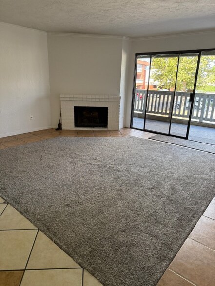 Building Photo - 1010 E Washington Ave