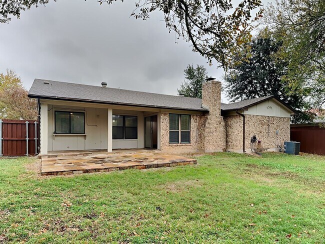 Building Photo - 3033 Mossy Oak Ln