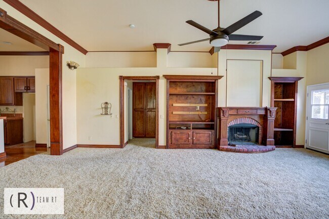 Building Photo - NEW PROMO PRICE! $3,470/MO