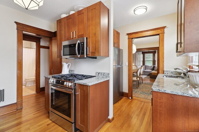 Building Photo - 1586 Whitney Ave