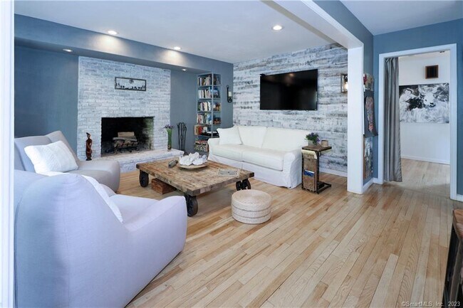 Building Photo - 37 Broad River Ln