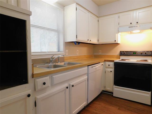 Building Photo - 3305 Gardenview Cir