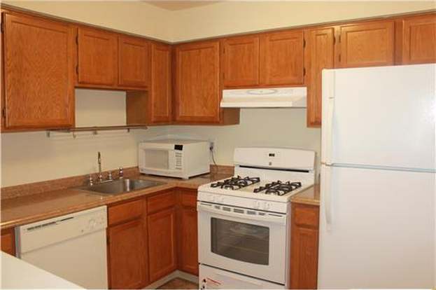 Building Photo - 1335 Waterford Dr
