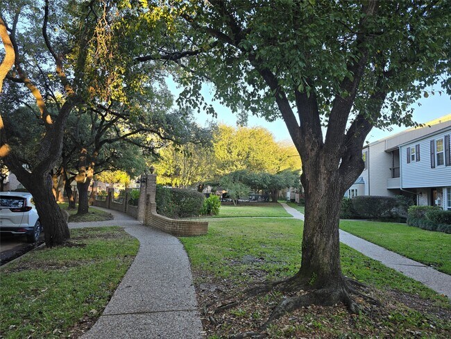 Building Photo - 856 Wax Myrtle Ln