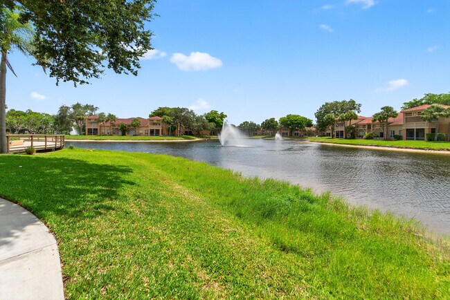 Building Photo - 4807 Via Palm Lakes Via