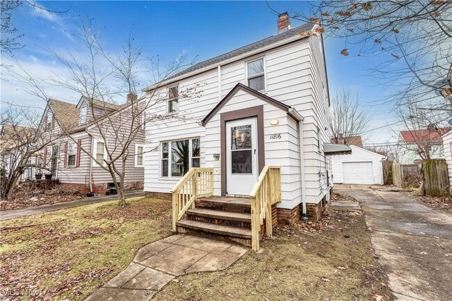 Building Photo - 11816 Marne Ave