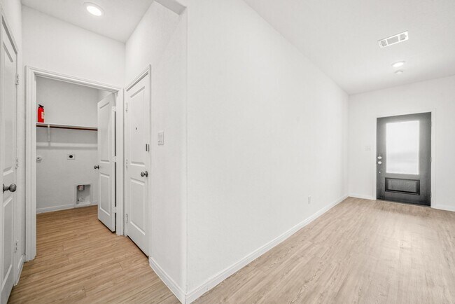 Building Photo - SIngle Story in Cordova Crossing!