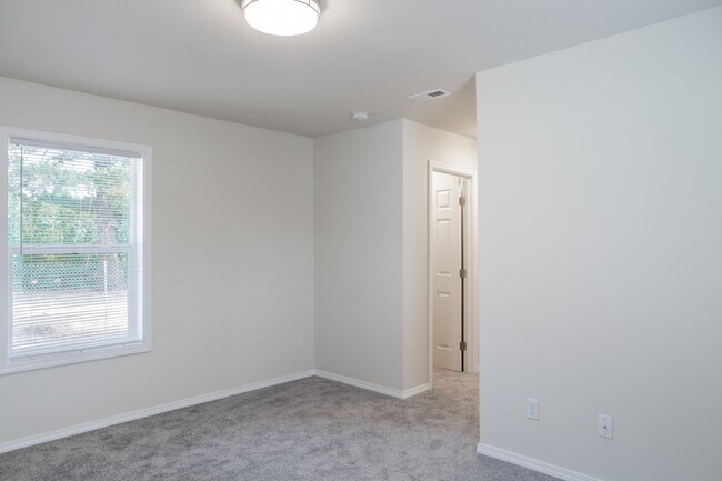 Building Photo - 13107 SE Division St