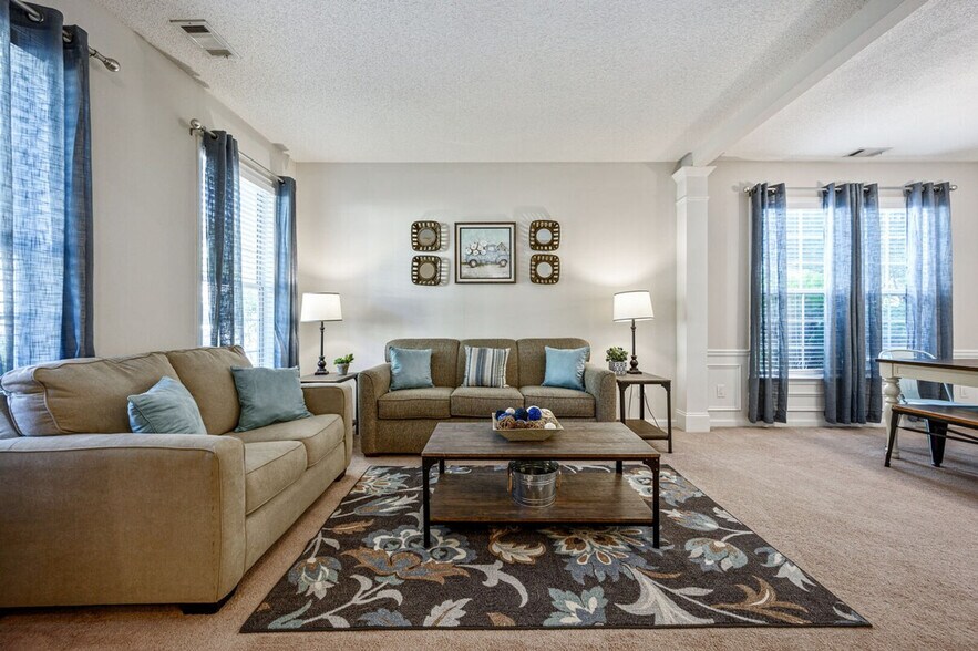Building Photo - 523 Mullein Trace