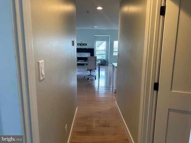 Building Photo - 9 Wagon Wheel Rd