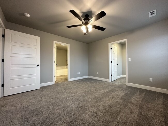 Building Photo - 2040 Tallgrass Ter