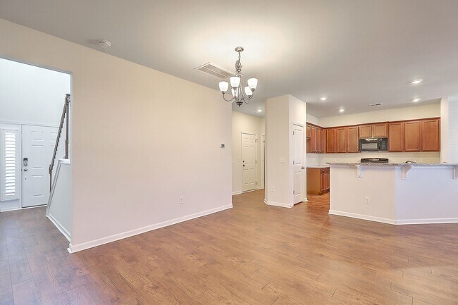 Building Photo - Cane Bay