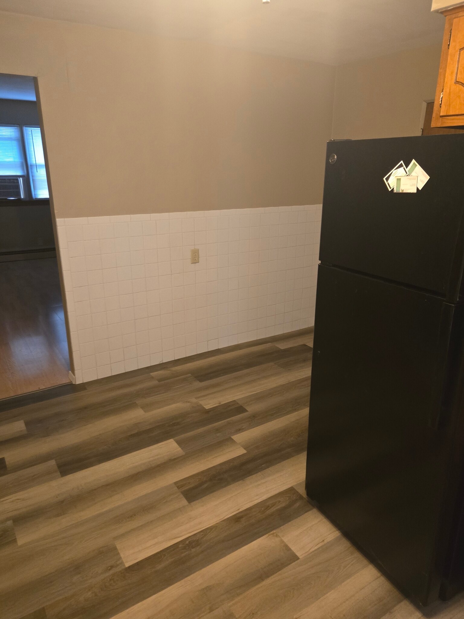 Building Photo - 612 N Center St