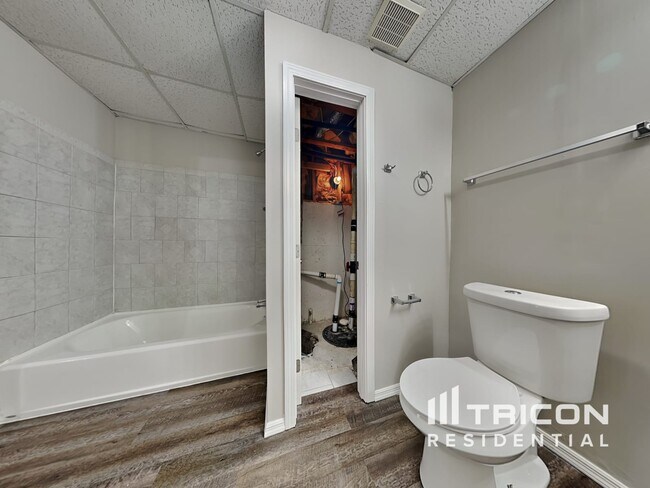 Building Photo - 4194 Riverbank Ct