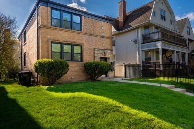 Building Photo - 7212 S Euclid Ave