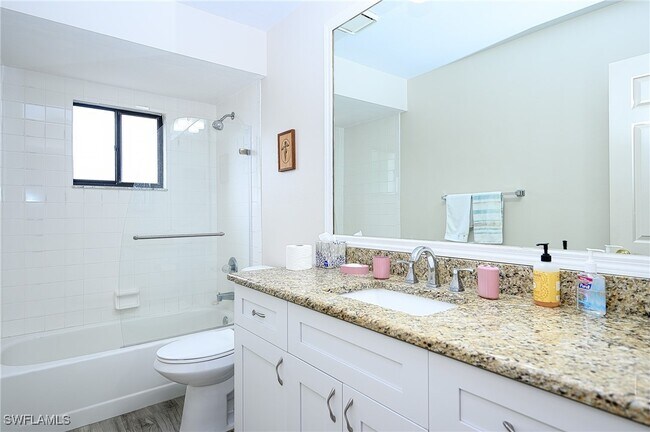 Building Photo - 559 Beachwalk Cir