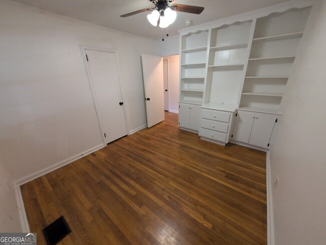 Building Photo - 202 Bishop Dr