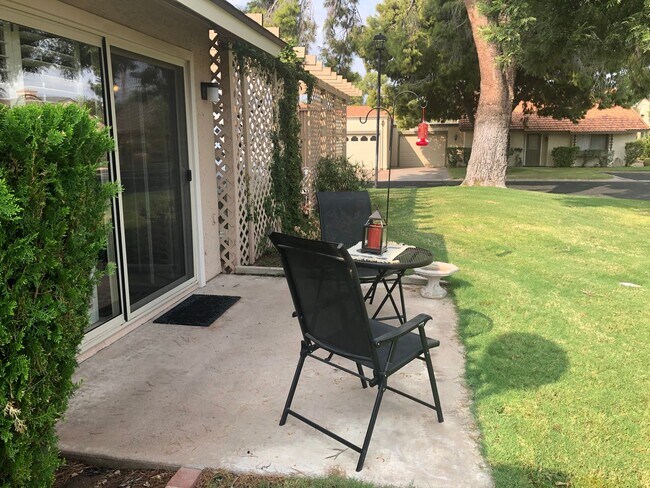 Building Photo - Perfect & Newly Updated Vacation Home, 45+ Active Adult Community. Available May through October2026