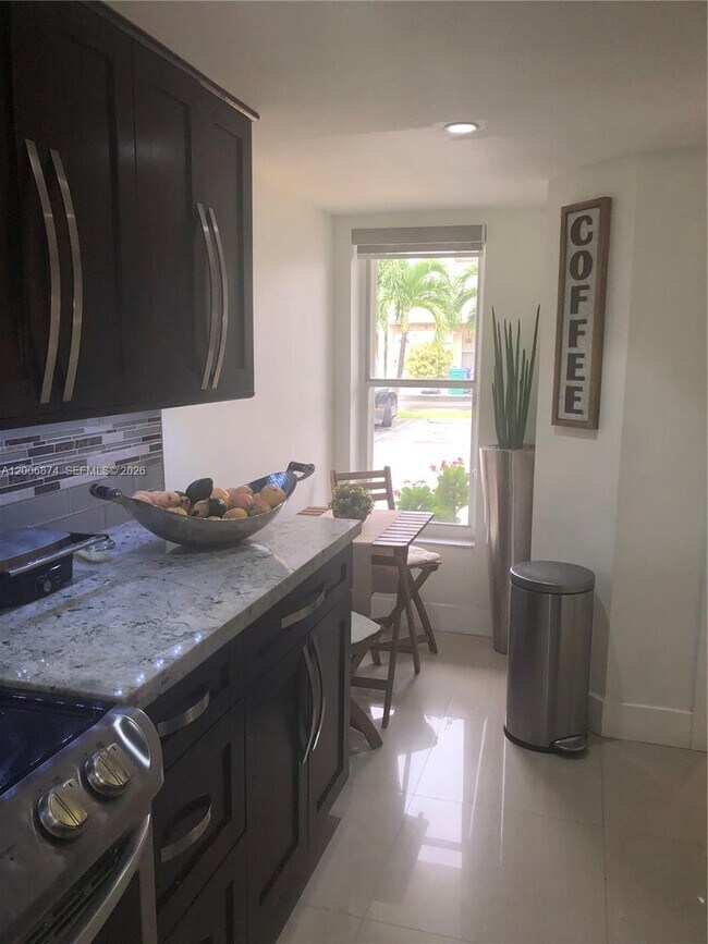 Building Photo - 1155 NW 123rd Ct