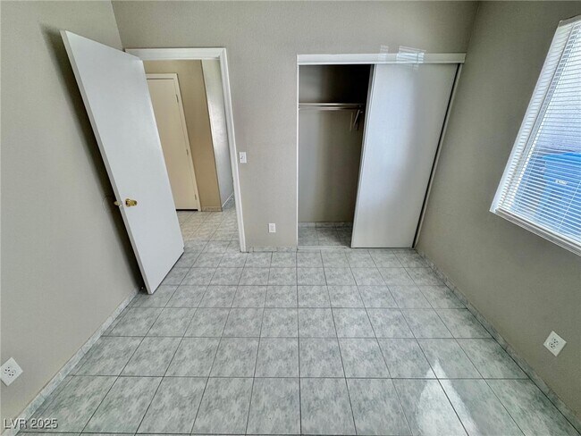 Building Photo - 1420 Padre Bay Dr