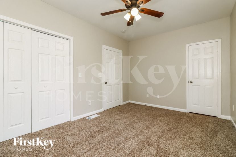 Building Photo - 1216 Woodleigh Rd SW