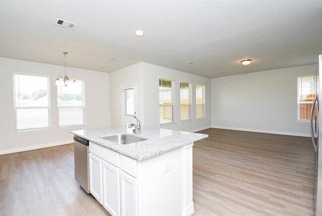 Building Photo - 27131 Grey Fox Run