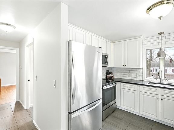 Building Photo - 52 Boulay Cir