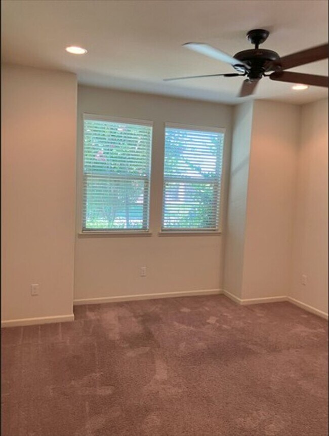 Building Photo - 2253 Campolina Way