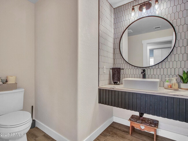 Building Photo - 4326 W Kenai Dr