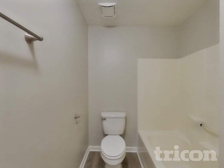 Building Photo - 800 Chaney Woods Dr