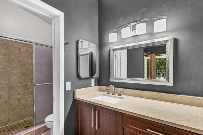 Building Photo - 4527 Carambola Cir S