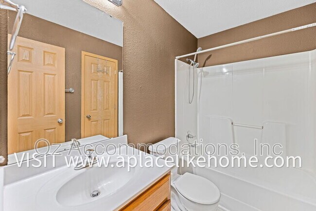 Building Photo - 8626 N Cleveland Ln